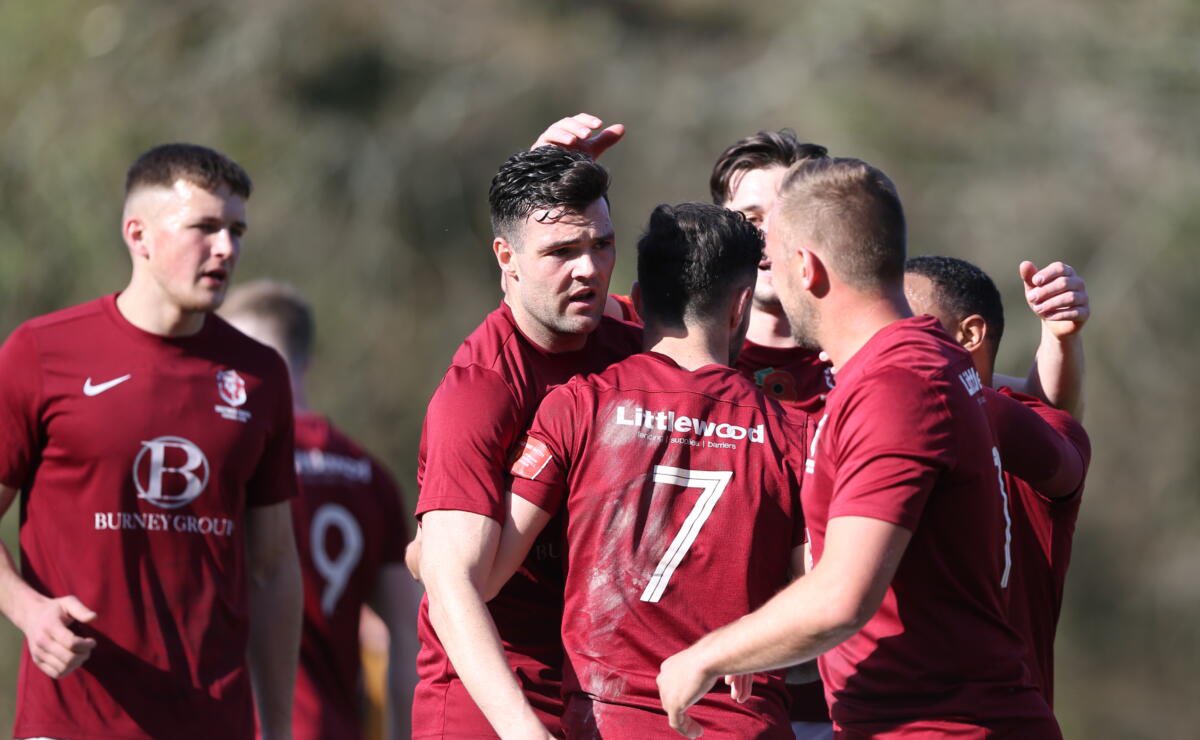 hastingsufc's tweet photo. ARE YOU REEEEADY!?
π
Sat 9th April
β° 3pm Kick Off
π @FavershamTownFC
π @IsthmianLeague South East
π Aquatherm Stadium, ME13 8ND
π« Adults Β£10 | Concessions Β£6 | 12-17 Β£2 | Under 12s FREE
BE LOUD, PROUD & UNITED!
#FollowHastingsAway
#COYU π¨π¨π¨ https://t.co/UCKL5etYON