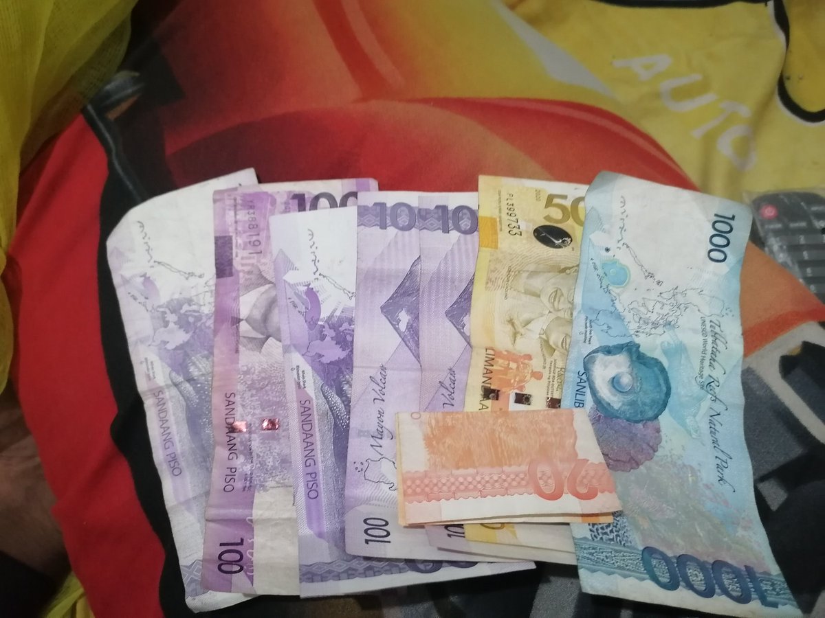 Killua339's tweet photo. Uwian na at sa sahod na yahhhooooooo💪💪
Tanggal na yung Bale q nung myerkules na 500😉😉😉
#supersaiyan
#kalmado
#alipin
#constructionboy https://t.co/4nk1YwXQrf