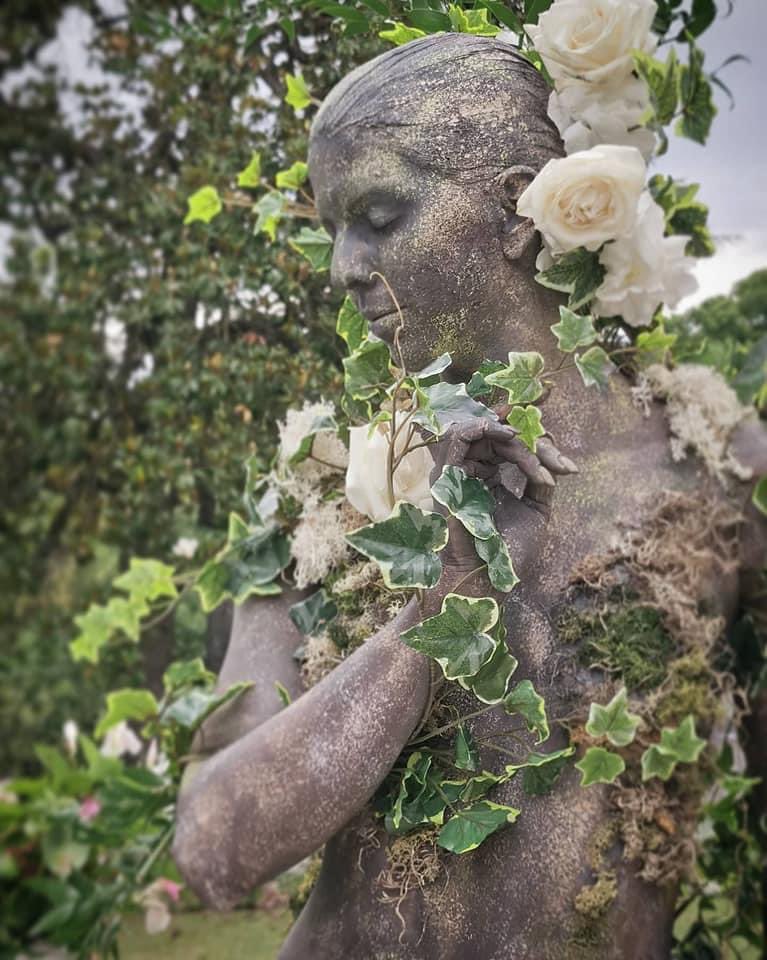 EleTaglia's tweet photo. This is one of my living statues .. can you believe she is alive? ๐
#bodypainting #nuartevents https://t.co/gxWLUPUoGb