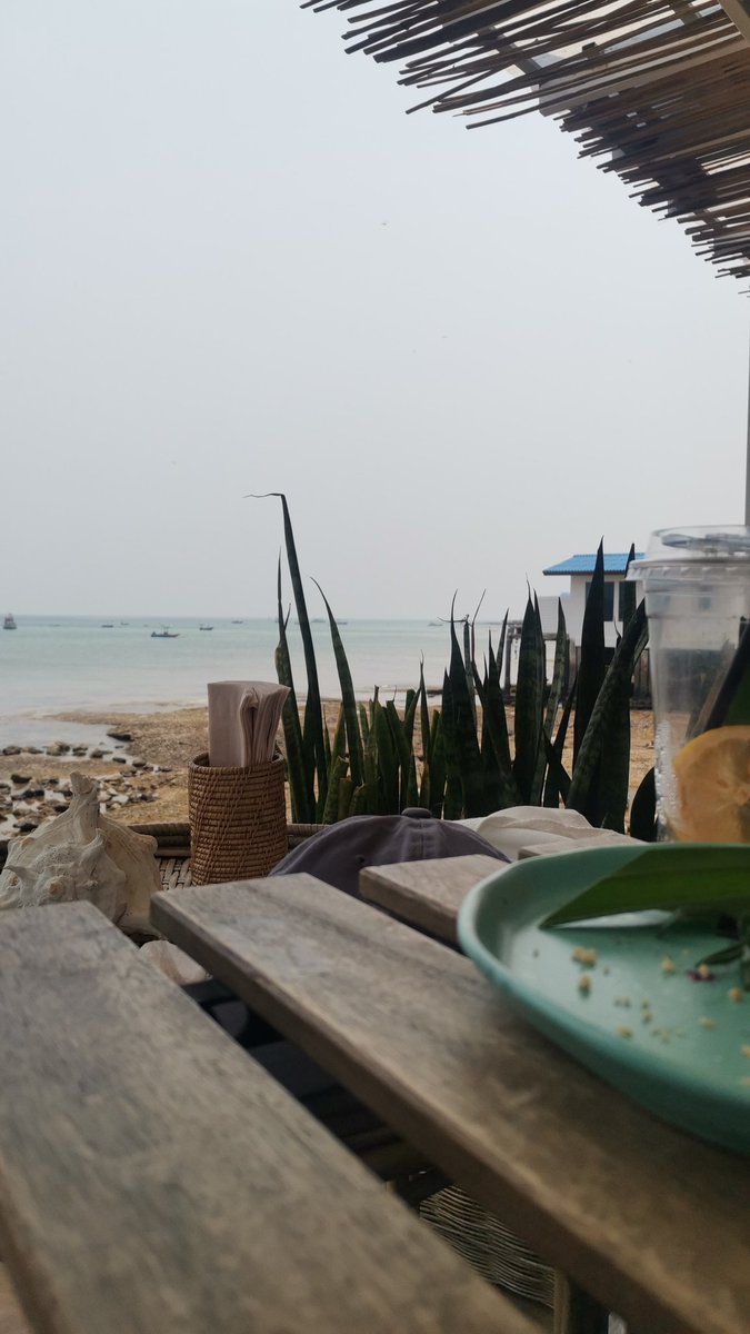 MarkBluePlus's tweet photo. Relax Time. #เกาะล้านทัก https://t.co/8caKMrrZw9