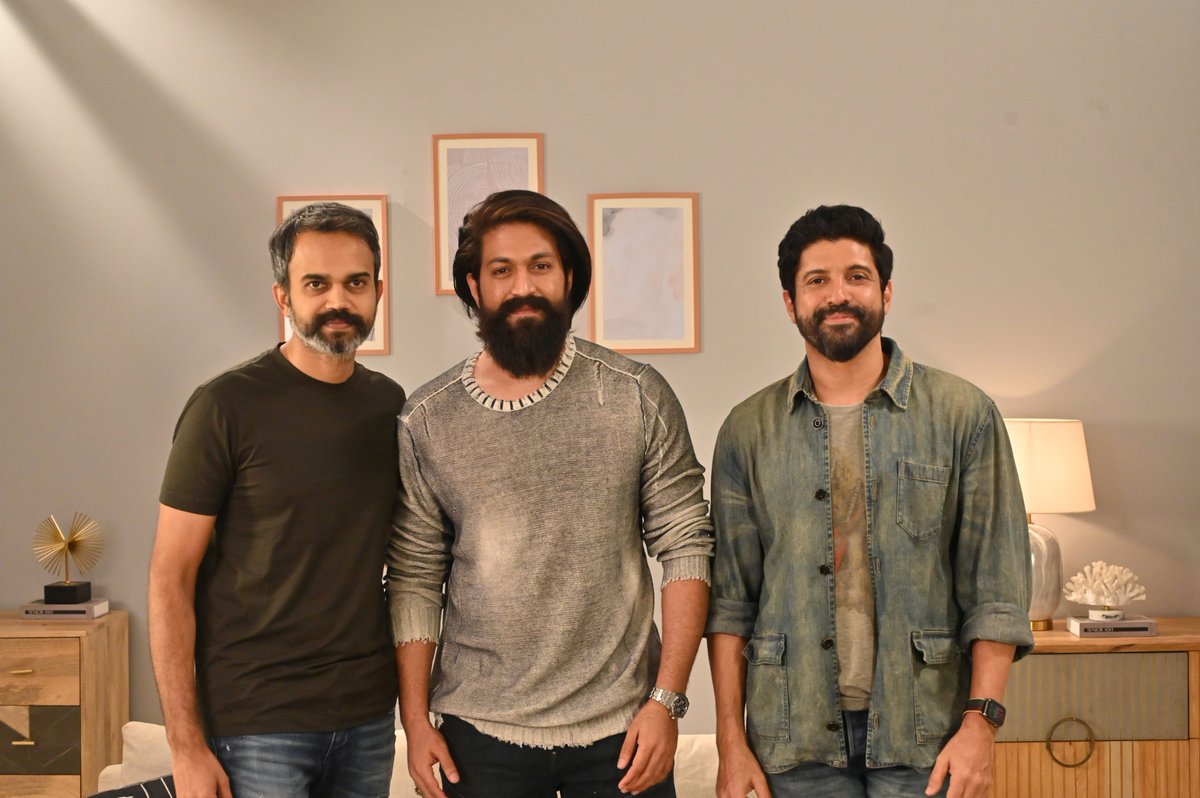 FarOutAkhtar's tweet photo. Something Toofani coming your way. Stay Tuned 

@TheNameIsYash @prashanth_neel @hombalefilms @VKiragandur @ritesh_sid @excelmovies @AAFilmsIndia 

#KGF2onApr14 https://t.co/1UW2VPIehY