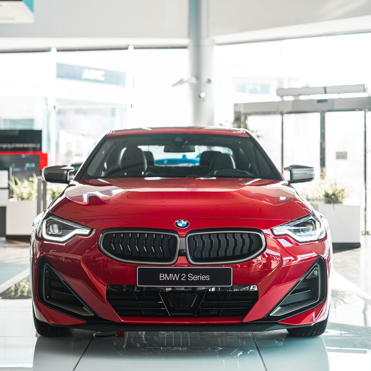 BMW_AGMC's tweet photo. A coupé full of 🔥.
Visit our Sheikh Zayed Road Showroom today to check out The M240i in Melbourne Red yourself! 😍
#The2 #BMW2Series #M240i #BMWAGMC #BMWdubai #dubaicars #MelbourneRed #metallic https://t.co/bXMxReNVRn