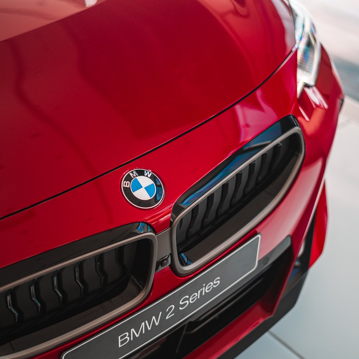 BMW_AGMC's tweet photo. A coupé full of 🔥.
Visit our Sheikh Zayed Road Showroom today to check out The M240i in Melbourne Red yourself! 😍
#The2 #BMW2Series #M240i #BMWAGMC #BMWdubai #dubaicars #MelbourneRed #metallic https://t.co/bXMxReNVRn