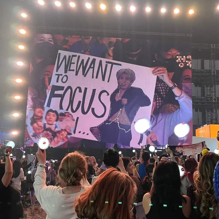lynlasia's tweet photo. @bts_bighit We want focus on https://t.co/ChzcAHCbVz