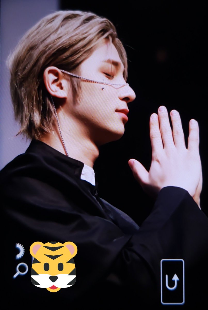 220409 CTS아트홀 프리뷰
홀리몰리과카몰리
#나의행복_한결이 #이한결 
<a href="/BAE173_official/">BAE173</a>