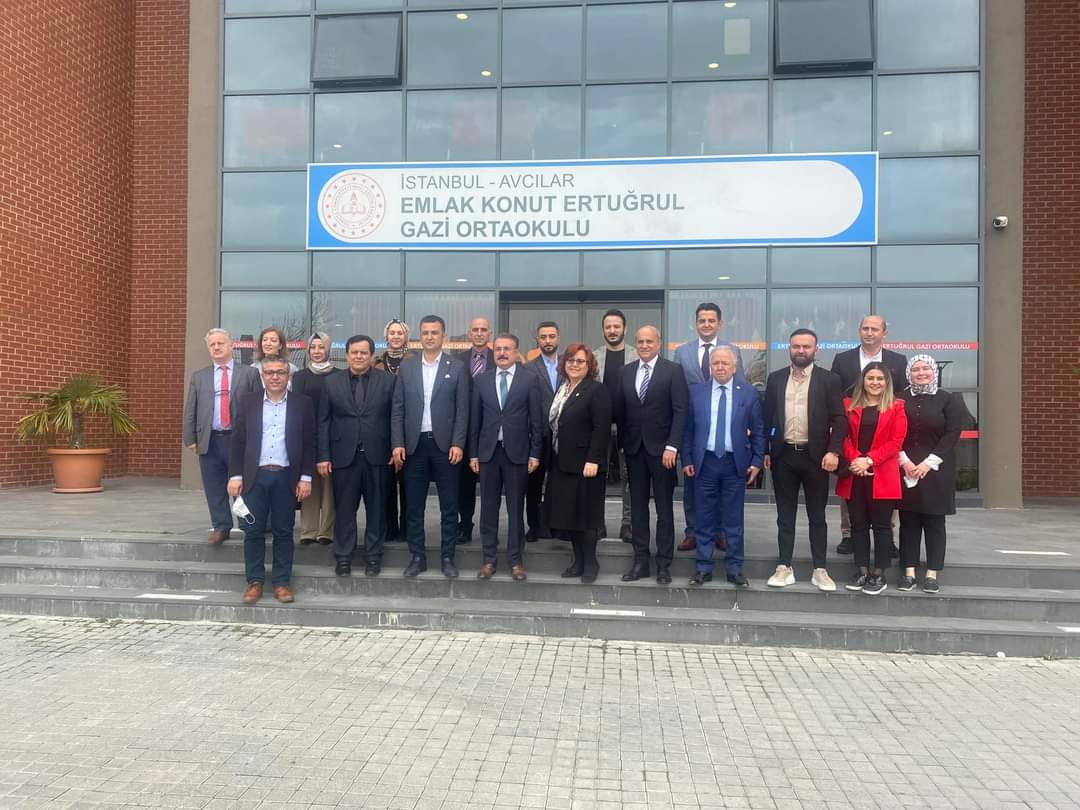 “Tohum Otizm Vakfının” katkıları ile özel alt sınıfının açılışını ;                                            Kaymakamımız Sayın Kemal İnan Bey , hayır sahibimiz  ve misafirlerimiz ile yaptık. <a href="/CevatDervisoglu/">Cevat Dervişoğlu</a> 
<a href="/memleventyazici/">Levent Yazıcı</a>