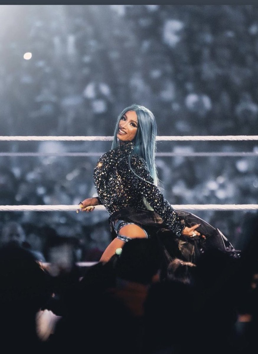 MOffenwanger's tweet photo. “The Legit Boss”is exactly where she needs to be and more …you deserve it all. So why not take it all💁‍♀️🙌🙌🔥#moregold @SashaBanksWWE https://t.co/A5K002BO3j