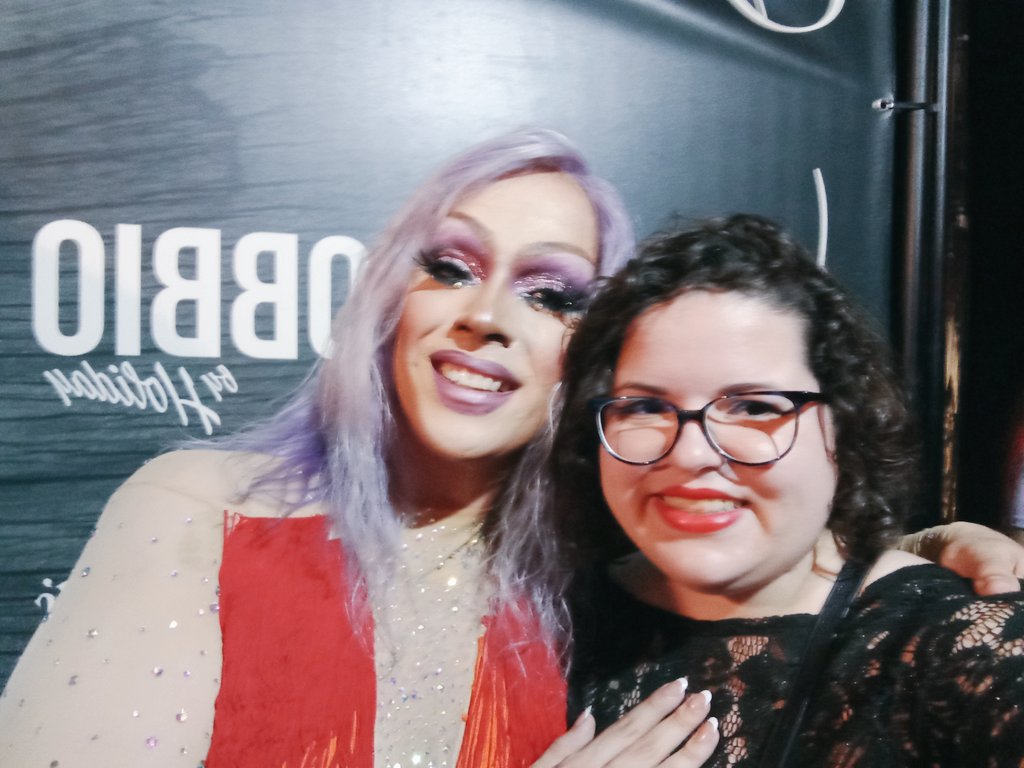 No es la mejor foto, pero nosotras somos las mejores <a href="/iamthekillerq/">Killer Queen 🏳️‍🌈🏳️‍⚧️👠</a> #teamkillerqueen