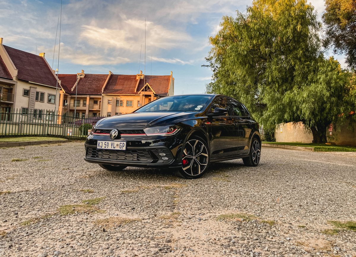 khuleonwheels's tweet image. Turning up the heat this weekend is the face-lifted VW Polo GTI that we welcome with warm hands from its heated steering. Powering the GTI is a 2.0l turbocharged, 4-Cylinder petrol engine that pushes out 147kW/320 Nm and will do a claimed... #NewVolkswagenPolo #PoloGTI
