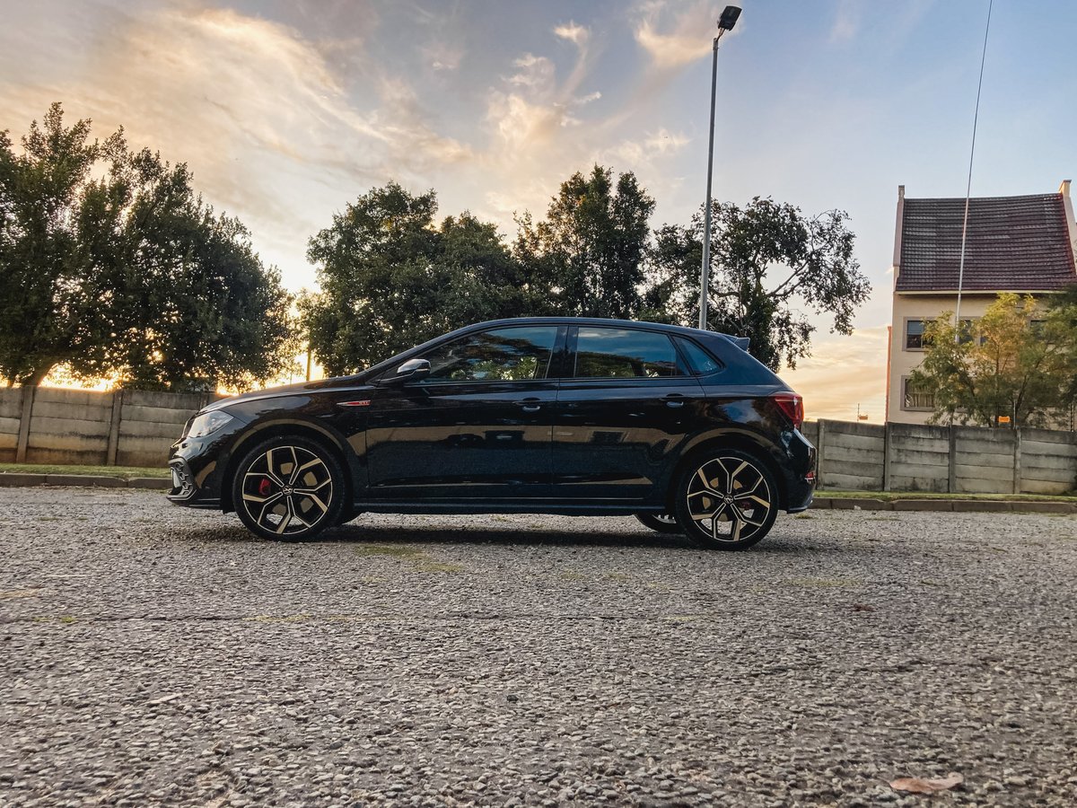 khuleonwheels's tweet image. Turning up the heat this weekend is the face-lifted VW Polo GTI that we welcome with warm hands from its heated steering. Powering the GTI is a 2.0l turbocharged, 4-Cylinder petrol engine that pushes out 147kW/320 Nm and will do a claimed... #NewVolkswagenPolo #PoloGTI