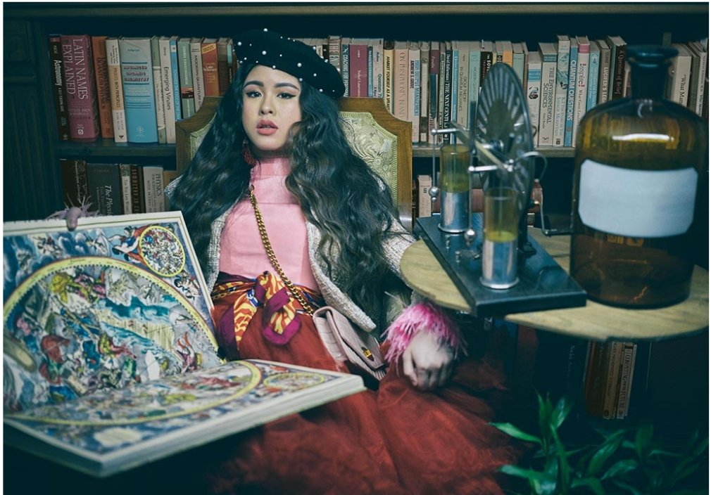 this era of #kissesdelavin