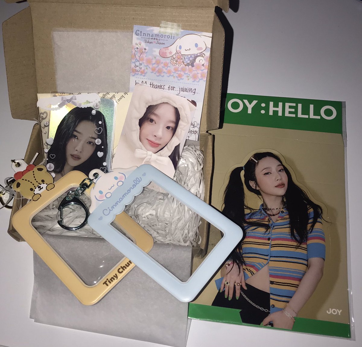 aegyujunhui's tweet photo. these came home earlier! thank you so much @aeramisu for the steal price pc holders + joy holo!~ 🤍 #fromkrish https://t.co/F20aK8Mfmc