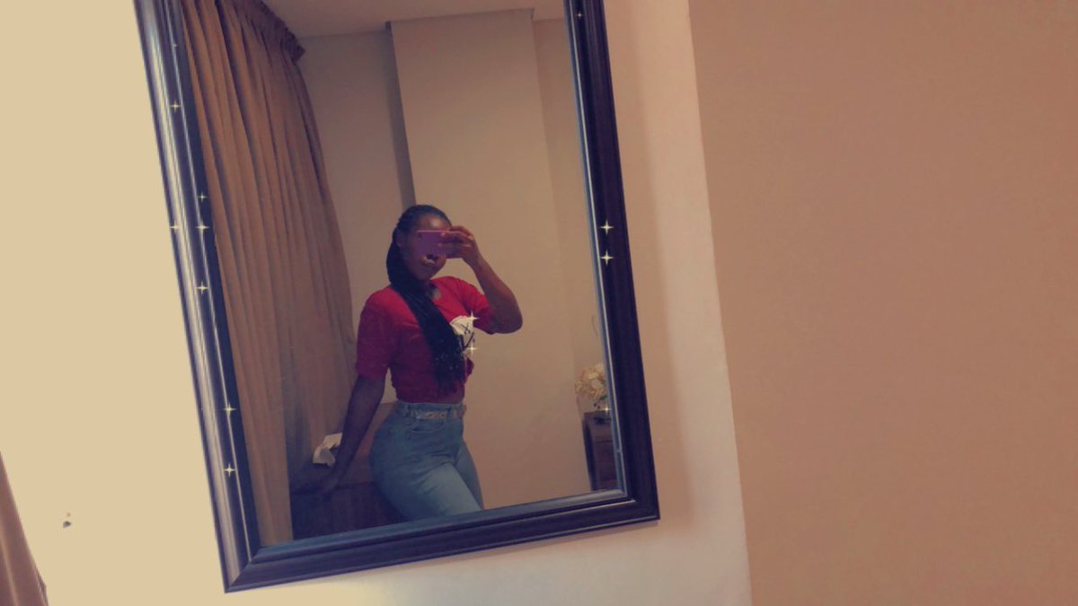 ___Seyram's tweet photo. Zoom in at your own risk 😂😂😂🥵. And oh I am annoyingly pretay 🥺🥰🥰 https://t.co/FMMQA4tTyR
