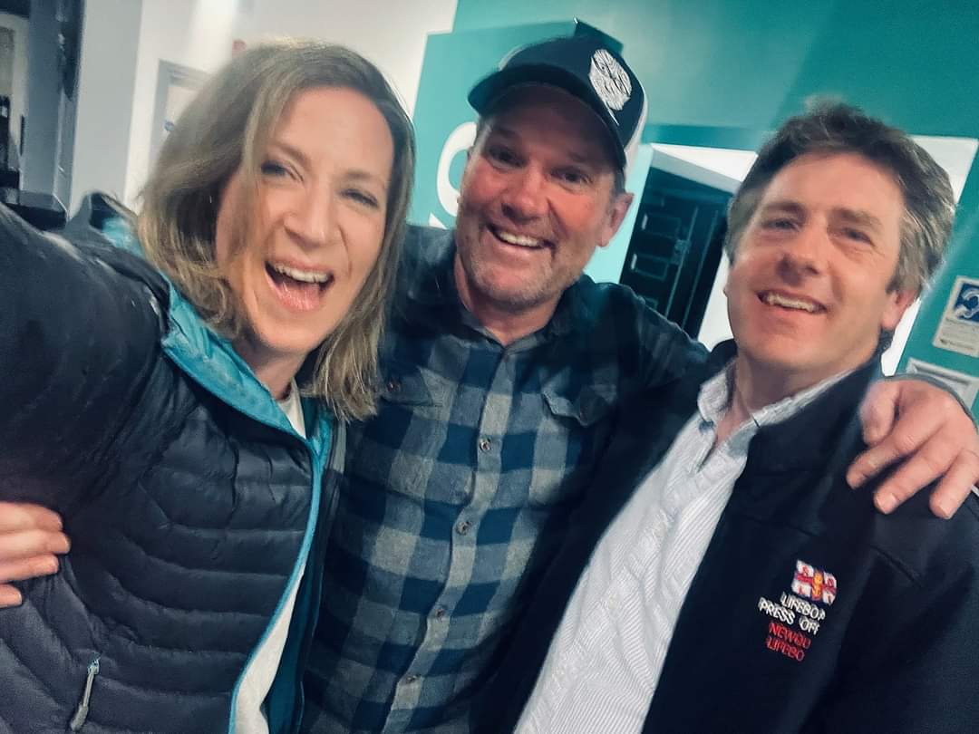 NewquayRNLI's tweet photo. It's not often you get to meet a world record holder, especially one who's circumnavigated the entire coastline of mainland Britain on a stand up paddleboard, driven by his mission to save lives at sea, after responding to tragedy on the Cornish coast. @thelongpaddle 👌👏⬇️ https://t.co/sr843I3gW2