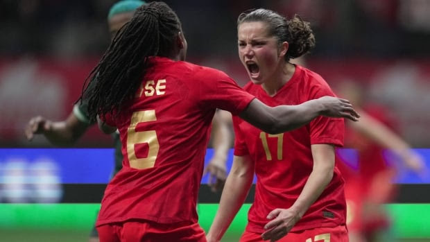 PanAfricaFooty's tweet photo. The Super Falcons 🇳🇬 of Nigeria were dispatched 2-0 by Canada in a friendly match in Vancouver on Friday.
The Canadian women are the current Olympics football gold medalists🏅
#SoarSuperFalcons #Team9jaStrong #Canada #Nigeria #CANNGR #CANWNT #Olympics #CANWNTGold #NextLevel https://t.co/SfziUs1qQE