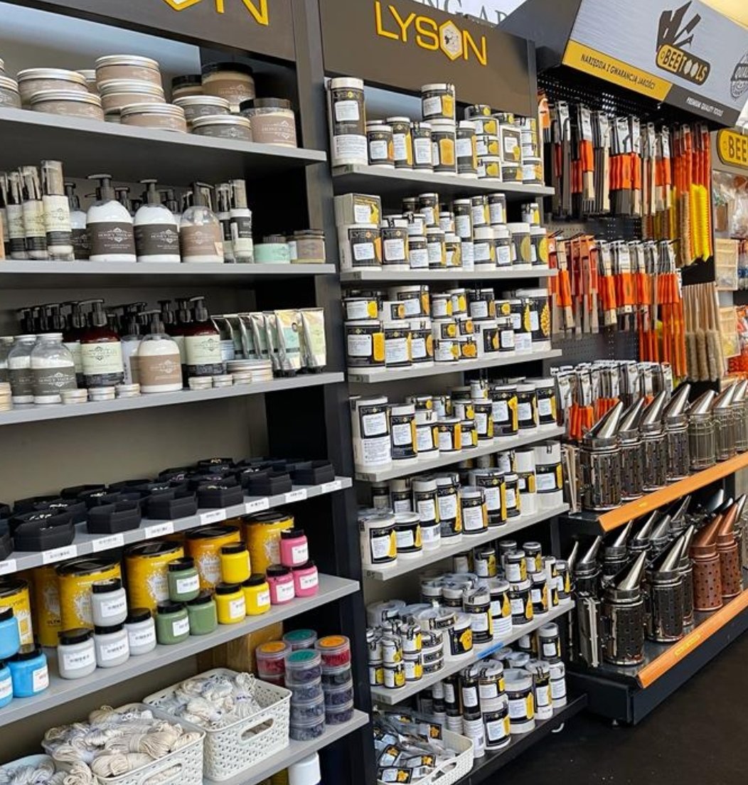 The sun has arrived. Brrr still a bit cold though!

Come and see us today at the BBKA spring convention. We have lots on bits on display. Pop over for a chat!