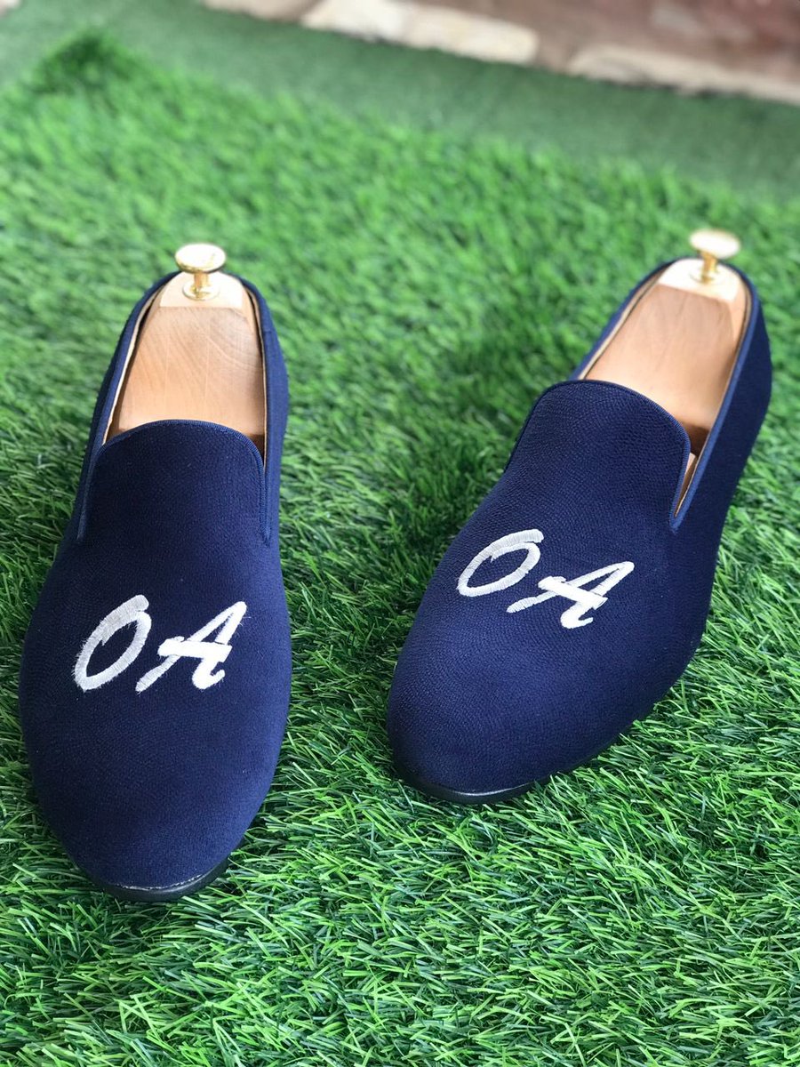 ipushxclusively's tweet photo. Custom loafers for mr Ope Ashiru by PushXclusiveβ¦
To order call
08068722472
#pushxclusive #shoesbypushxclusive #madeinnigeria #shoedesigner #cordwainer #lagos #abuja #newyork https://t.co/4wH4WIFP5Z