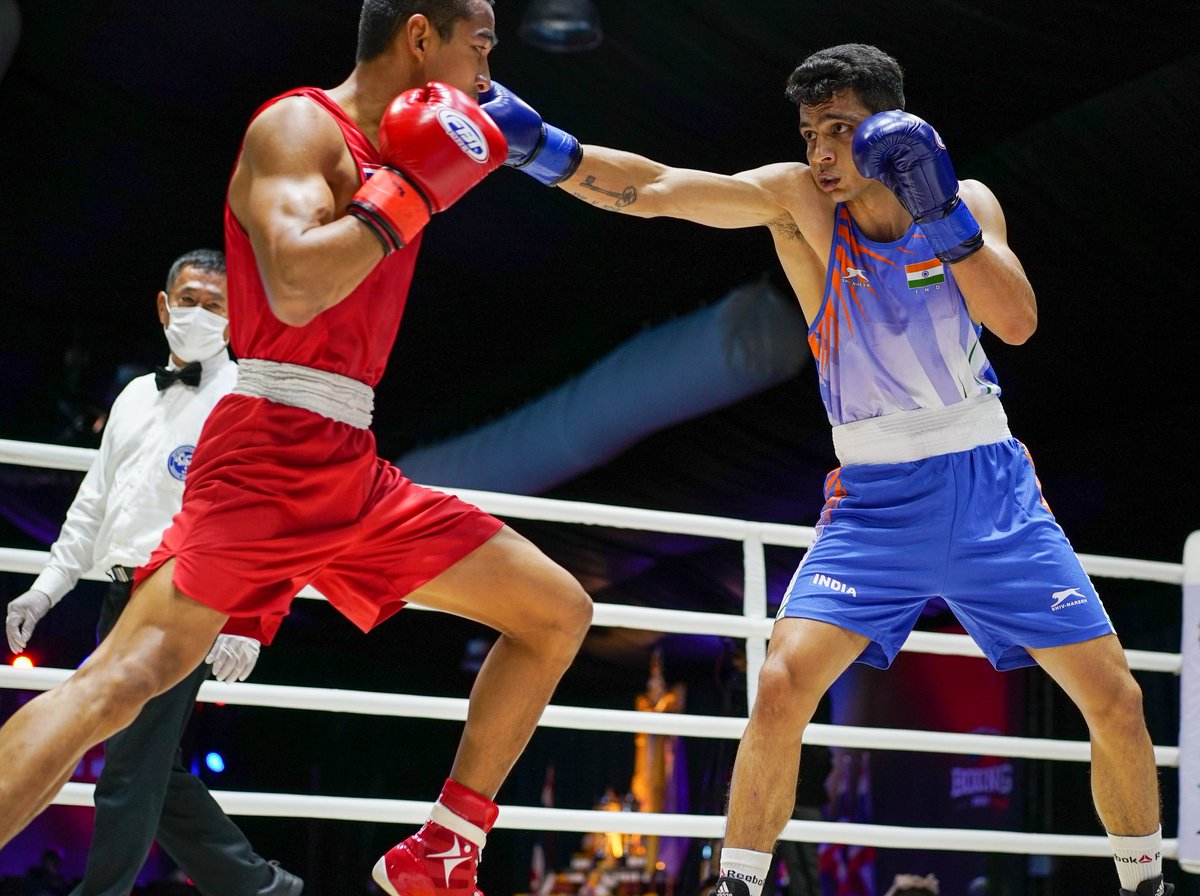 BFI_official's tweet photo. 🇮🇳's #Varinder (60 kg) bagged 🥈 medal at #ThailandOpen after going down 0️⃣-5️⃣ against local boy Khunatip Pidnuch of Thailand in the final.
Congratulations 👏
#Boxing https://t.co/LC8OVkI1zx