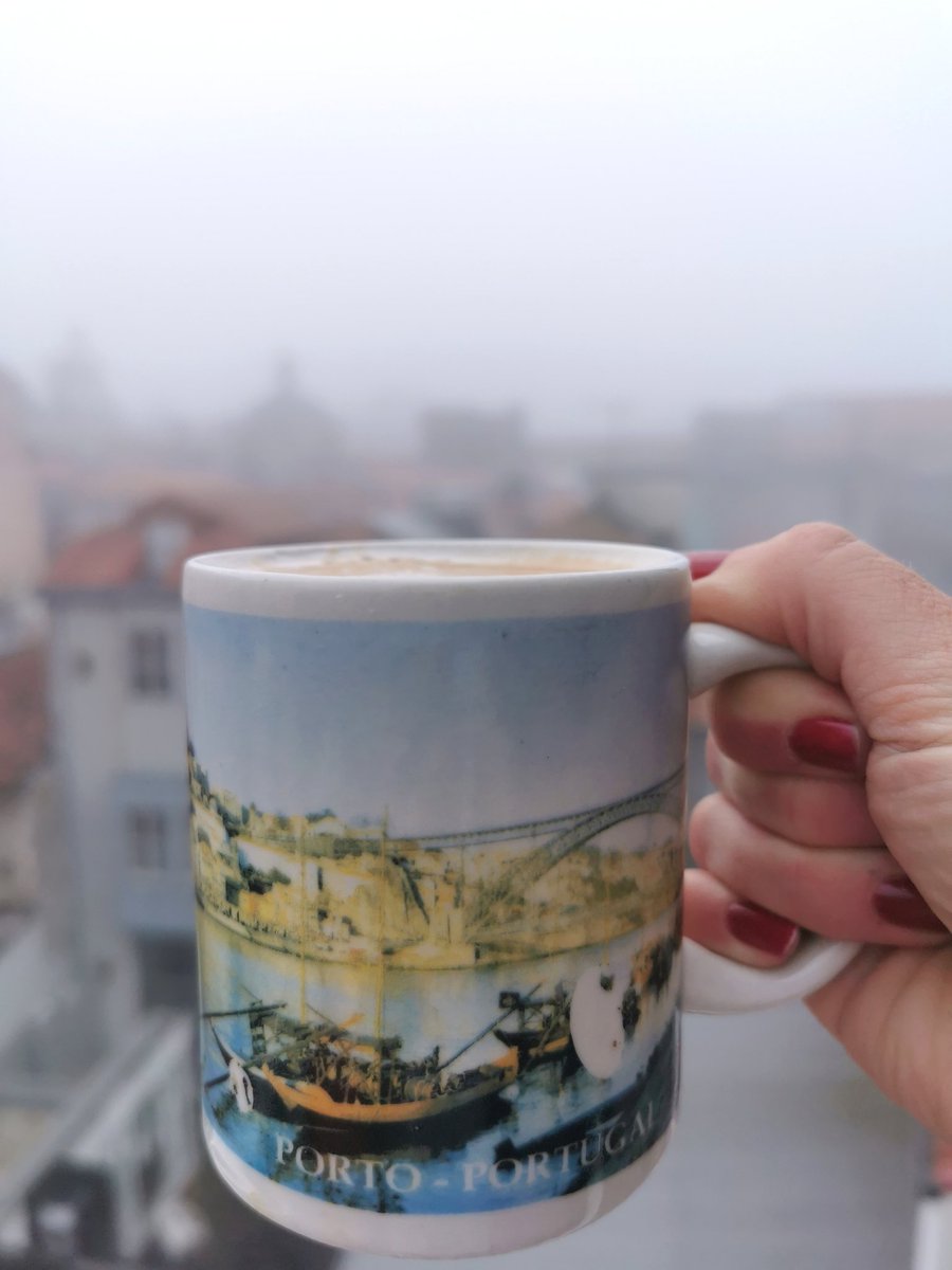 FlashpackingF's tweet image. Waking up to an atmospheric day in Porto today. Very excited to get exploring! 

#porto #visitporto #visitportugal @visitportugal
