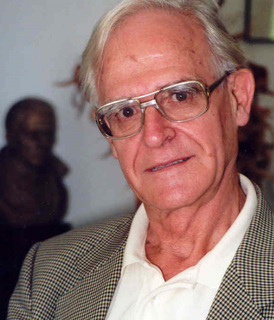 Avui que fa 20 anys de la mort de Segimon Serrallonga,  professor, escriptor, editor i director de la Biblioteca, el recordem amb la divisa que ell va pensar per a la Universitat de Vic: SCIENTIAE PATRIAEQUE IMPENDERE VITAM, Esmerçar la vida al servei de la Ciència i de la Pàtria