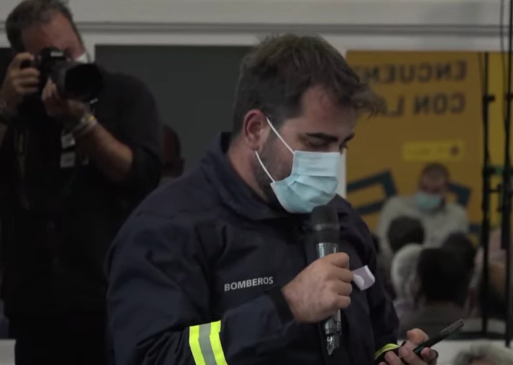 BomberosCUBP's tweet photo. COMUNICADO 09-04-2022
LA CUBP EN EL ACTO "ENCUENTRO CON LA GENTE" ANTE LA MINISTRA DE DERECHOS SOCIALES Y AGENDA 2030
¡Seguimos trabajando por una ley marco de bomberos!
https://t.co/tTZIUbF709 https://t.co/gIdpfxbYrV