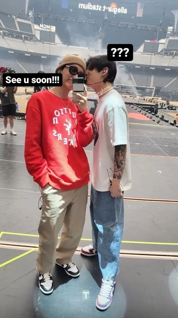 hopekookdiary's tweet photo. NOOOOOOOOO HOPEKOOOOOOOOK WHAT IS THIS?????
#hopekook https://t.co/QrkgPvB0Kr