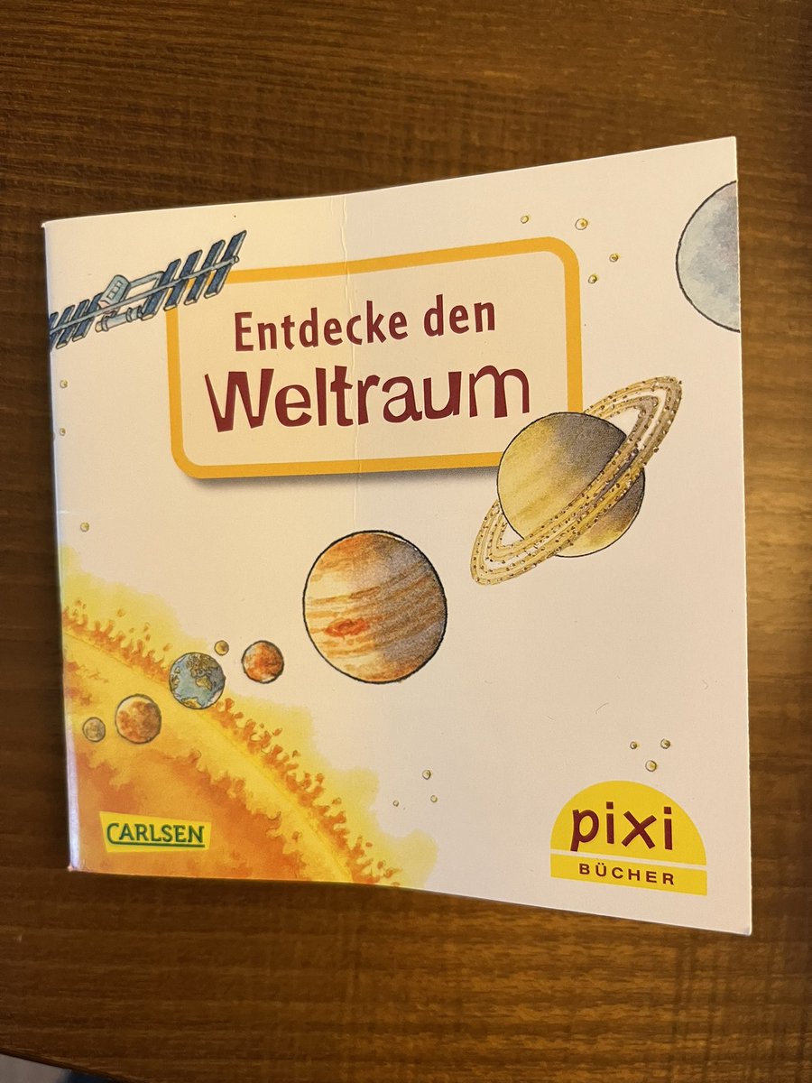 karlamov's tweet photo. fordere einen produktrückruf des pixibuchs "entdecke den weltraum" 😧 #mondphasen https://t.co/59hfJxuL6I
