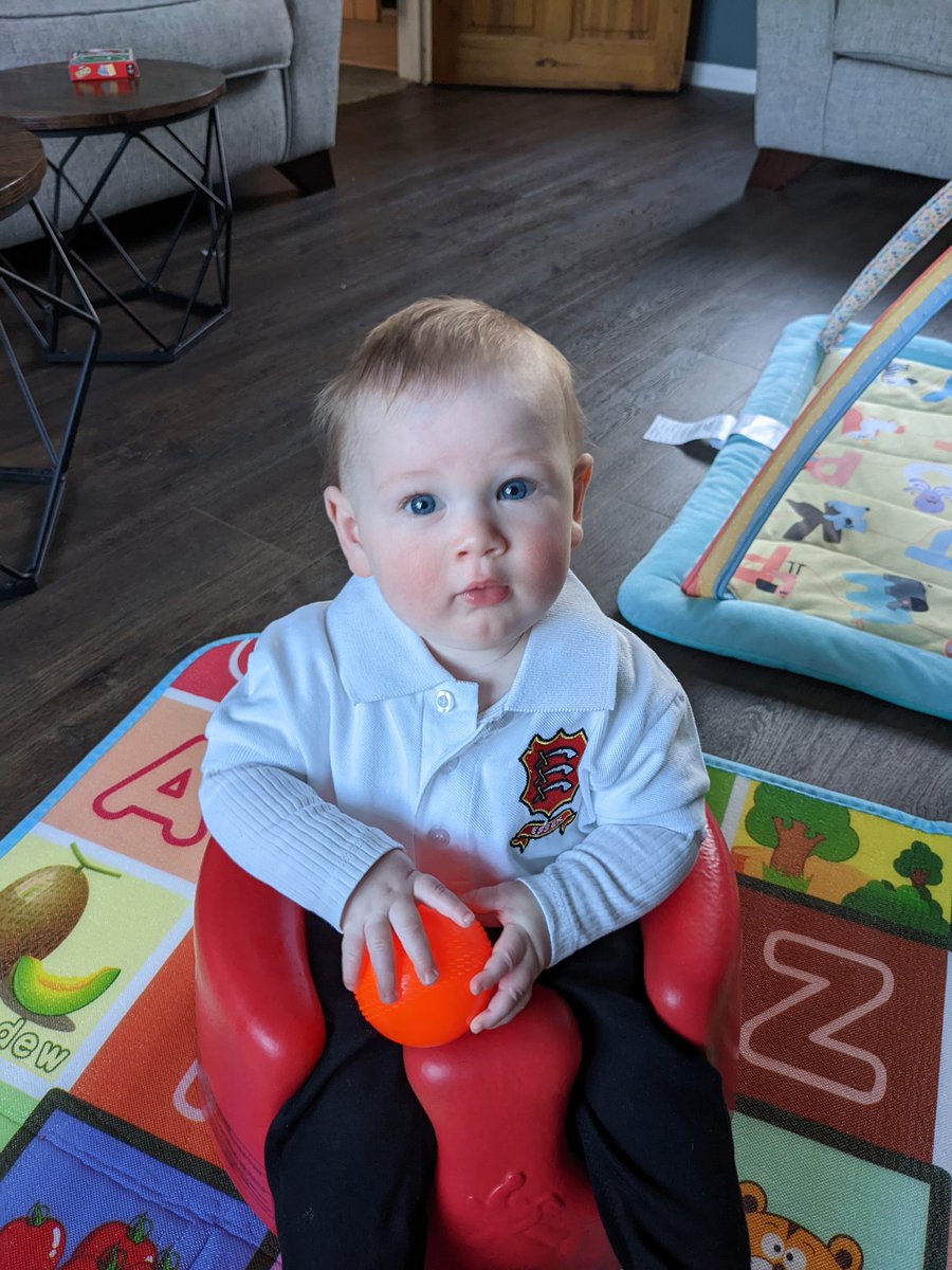 physio_pace's tweet photo. @EssexCricket Dad gets to dress the boy at weekends! https://t.co/phQgTFWe0m
