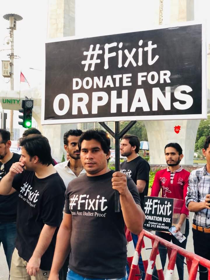 fixitpak's tweet photo. Raising funds for #FixitFamilyHome orphans at Teen Talwar #Karachi 

Help us in securing future of these kids 

#Fixit https://t.co/c0iRpN6tDU