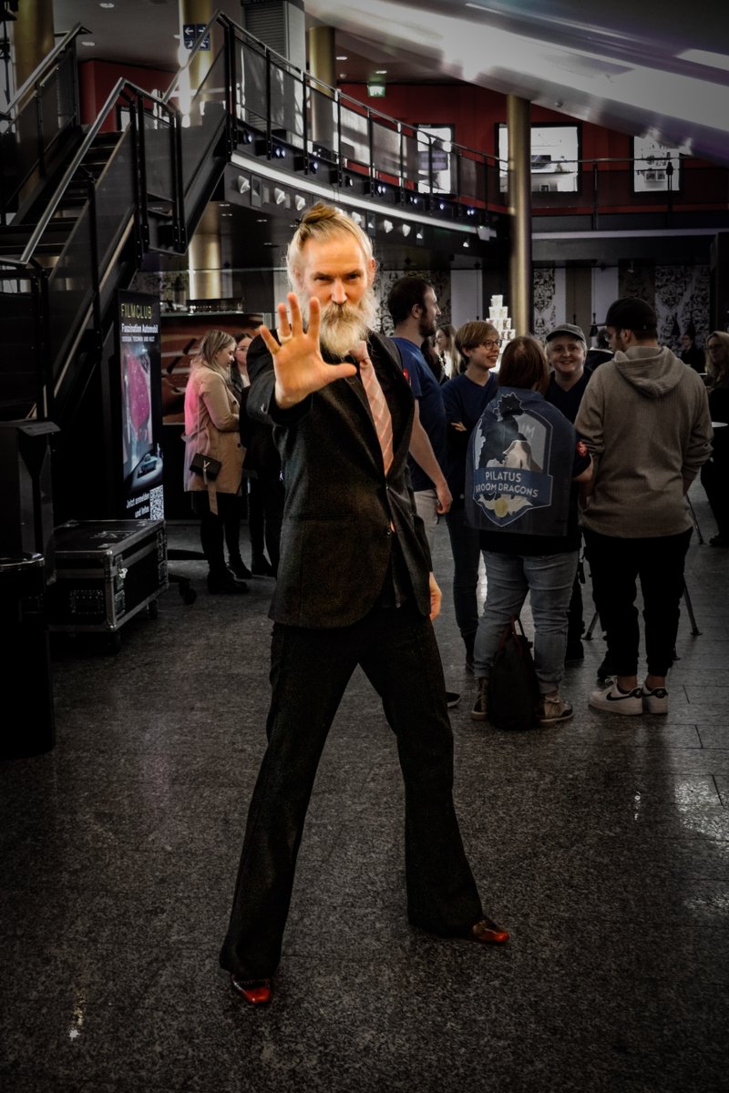 Fantastische Premiere für #FantasticBeasts #TheSecretsOfDumbledore gestern im Filmtheater mit spannender Talkrunde und Insights in die Welt von «Fantastic Beasts» und «Harry Potter»