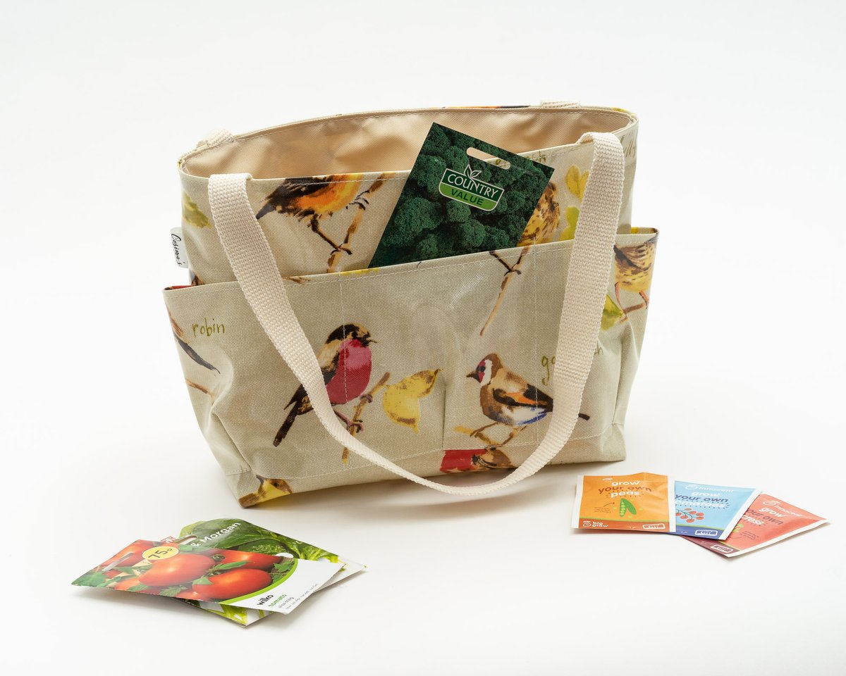Morning #ukgifthour it's a lovely sunny day (little chilly!!) here this morning ☀️
Perfect for sewing seeds and potting seedlings 🌱
Keep everything in one place with this cute, wipe clean, handy bag 😀
cosimas.co.uk/ourshop/prod_7…

#UKGiftAM #SaturdayMorning #Gifts
