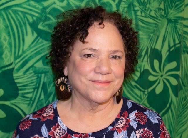 Hawaii_Review's tweet photo. The third and last session is filled with some diasporic Sāmoan realness!! First we have Penina Taesali who published her first book of poetry, Sourcing Siapo, with Ala Press in 2016 and then we published her second book, SUMMONS: Love Letters for the People in 2018. https://t.co/RkANDkWXDe