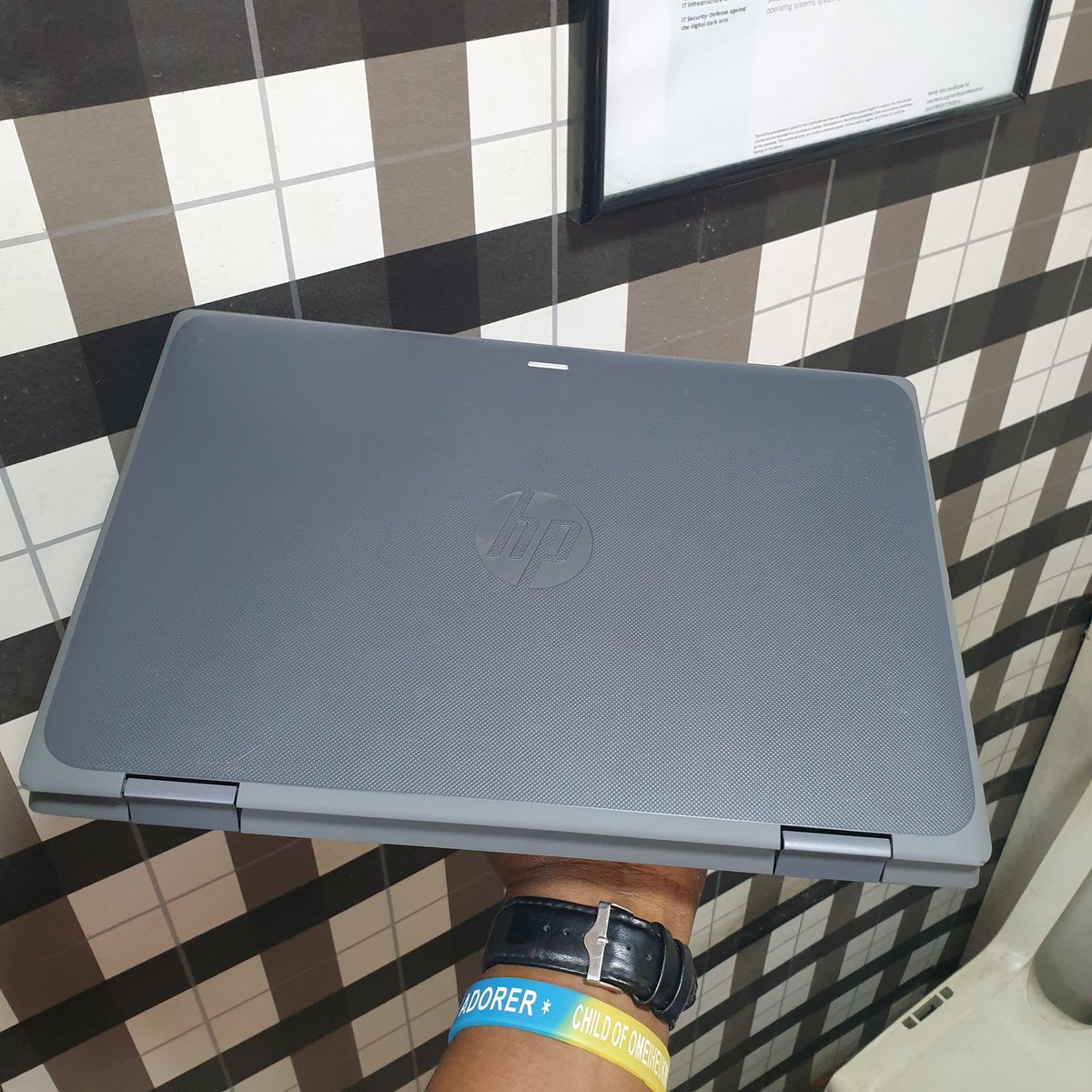 VeenezTech's tweet photo. HP PROBOOK X360 11 G6 EE / CORE I5 / 256GB SSD / 8GB RAM / TOUCHSCREEN https://t.co/7BbHLqjqCj