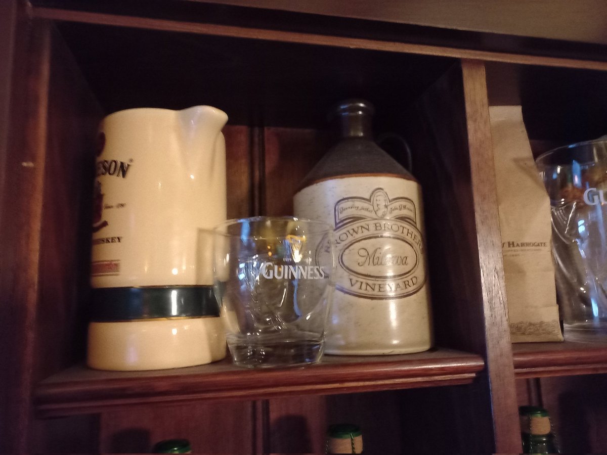 Little Irish pub in Melbourne (the Irish Times) has a wee Guinness glass if you're in the mood for just a half. There's definitely history behind this I don't know so feel free to educate me.