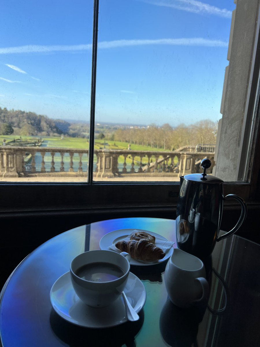 So beautiful here!! Really inspiring me to re visit the descriptions of the English countryside in my book 📚- the rain of only a few days ago complete forgotten 😂