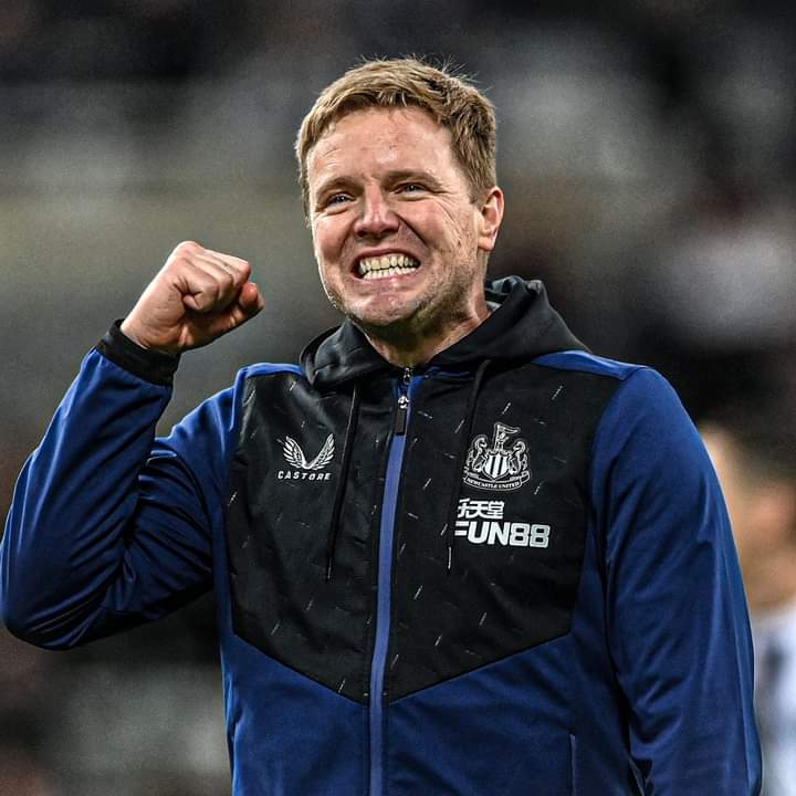 jdmartin83's tweet photo. Not even joking, Eddie's teeth after a win is up there with Rafa's specs... #Newcastle #NUFC #HTL #NEWWOL #NUFCFans https://t.co/F3mLvMrpBG