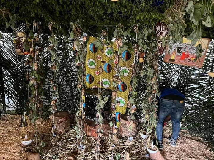 LudovicKamdem's tweet photo. <La culture, c'est ce qui demeure dans l'homme lorsqu'il a tout >
Edouard Herriot, bravo aux managers de @douala_essec, en plus d'être là meilleure buisness scool dans la sous région, vous êtes la première école de promotion et de valorisation de la culture 237.
#PROMESSEC2022 https://t.co/zSNCbbz3N6
