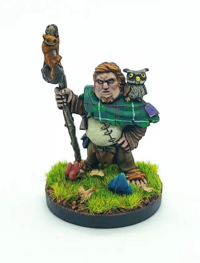 Goblin_Guild's tweet photo. Halfling wizard. Painted by https://t.co/tfLdysRm2z #bloodbowl #fantasyfootball #goblinguild https://t.co/bNBoEI7BD9