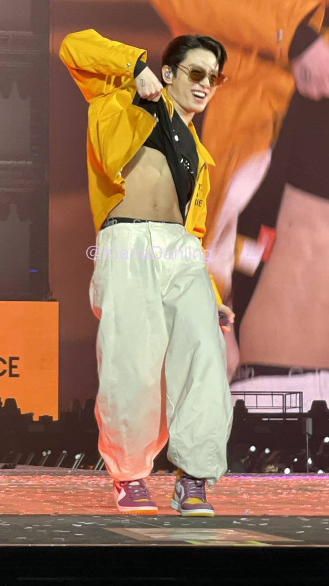NaNa_WaF's tweet photo. little hot…
#PTD_ON_STAGE_LV #BTS #BTS_THE_CITY_LasVegas https://t.co/opWe84VbCP