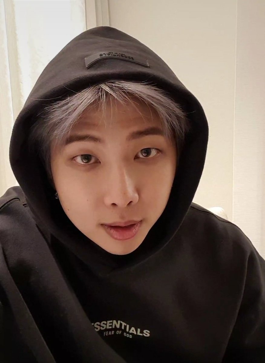RahmaPil's tweet photo. Namjoon kok bisa sekalem, sepositif itu?

Iya, karena level kesadaran Namjoon itu udah 500 ke atas, stabil di titik itu. Sangat mungkin kok di waktu tertentu turun, tapi nggak akan lama. Balik naiknya cepet dan akan konstan lagi di titik atas. Makanya jangan heran dia kreatif bgt https://t.co/fddARMmmUb