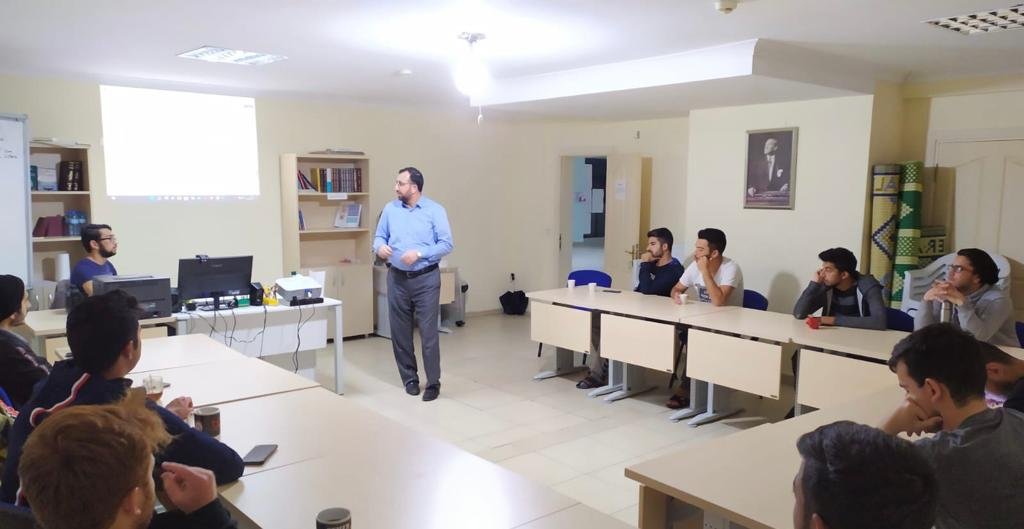 Manevi Danışmanımız İsmail Güçlü tarafından "Ramazanda Orucun Faziletleri" konusu üzerine  sohbet gerçekleştirdik.

📍Kumluca Öğrenci Yurdu