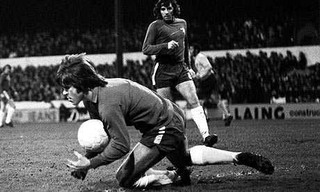 Happy birthday to Former blue  David Webb who turns 76 today. 