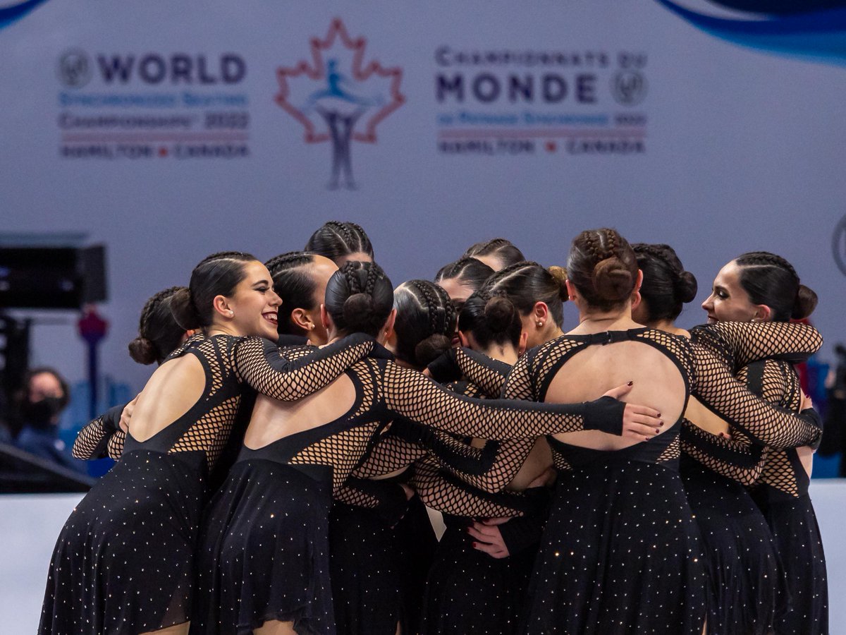 Hieloespanol's tweet photo. El Team Fusión ha terminado 16º (de 23 equipos) tras el corto en el mundial de sincronizado. Patinaron bastante bien (40,89 puntos) Ejecutaron los elementos de forma muy correcta. Únicamente tuvieron una ligera penalización en la intersección.
📸 Pedro Seguí para Hielo Español https://t.co/BbfRdQxCUY