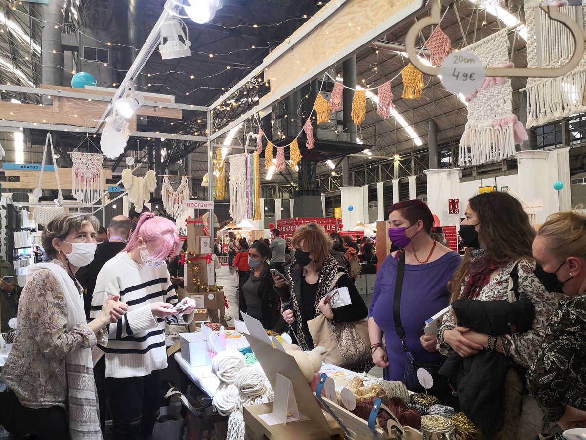 Fira_Barcelona's tweet photo. 📢 Fin de semana de manualidades en el recinto de Montjuïc.

Se celebra #HandmadeFestival con novedades e ideas creativas de costura, papel, bricolaje, madera... ¡y mucho más!

¡Hasta mañana domingo!

➡️ https://t.co/ODUJxLFgvs

#handmaker #DIY https://t.co/kJCe6BAcsw