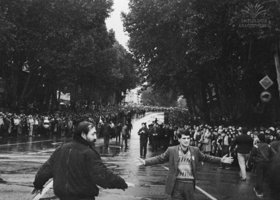 Melitavandrer's tweet photo. On #April9, 1989, the Soviet Army brutally dispersed the peaceful demonstration for the independence of #Georgia. 21 people were killed, and hundreds were injured and poisoned by gas on Rustaveli Avenue, #Tbilisi. Never forget. Never forgive. #TbilisiMassacre #DayOfNationalUnity https://t.co/4N0gHFA4xe