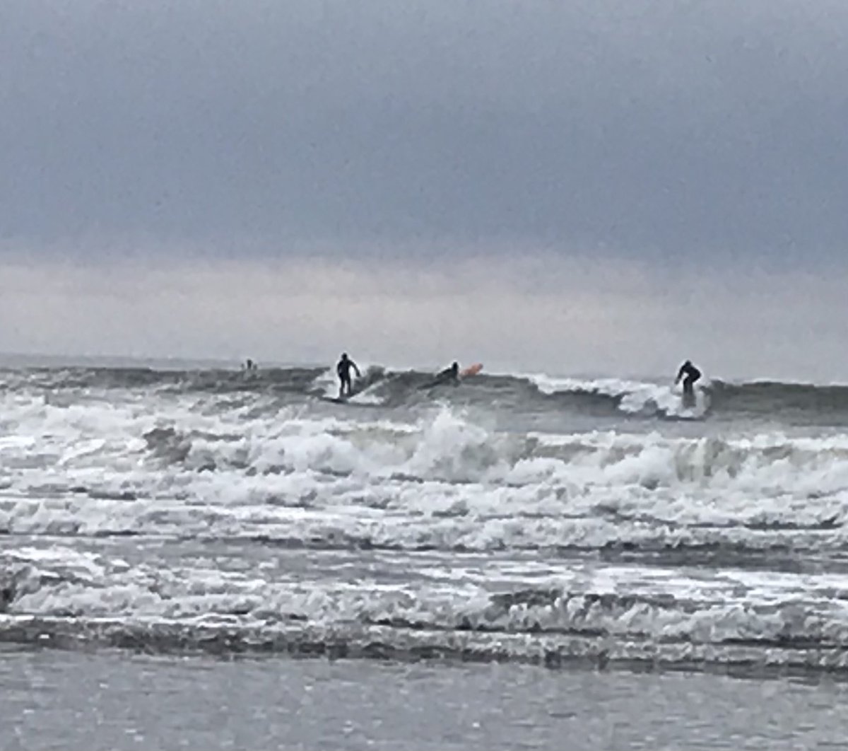 SusanYoungMaine's tweet photo. No, it’s not California or Hawaii. It’s surf season in Maine. #mydayinmaine #surfmaine #higginsbeach https://t.co/pqB40FIiij
