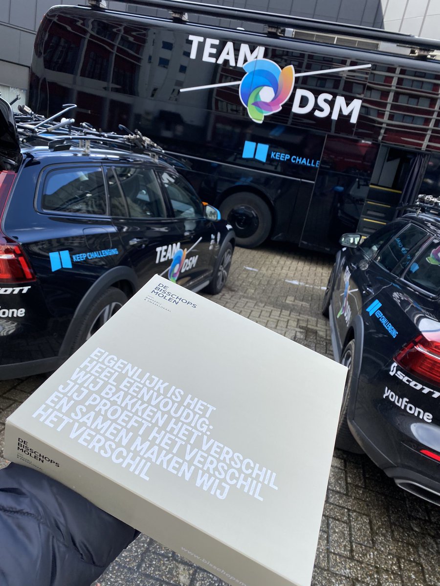 When your @TeamDSM colleagues are in town you have to let them taste the best ‘vlaai’ in town from <a href="/Bisschopsmolen/">Bisschopsmolen</a>! #AGR