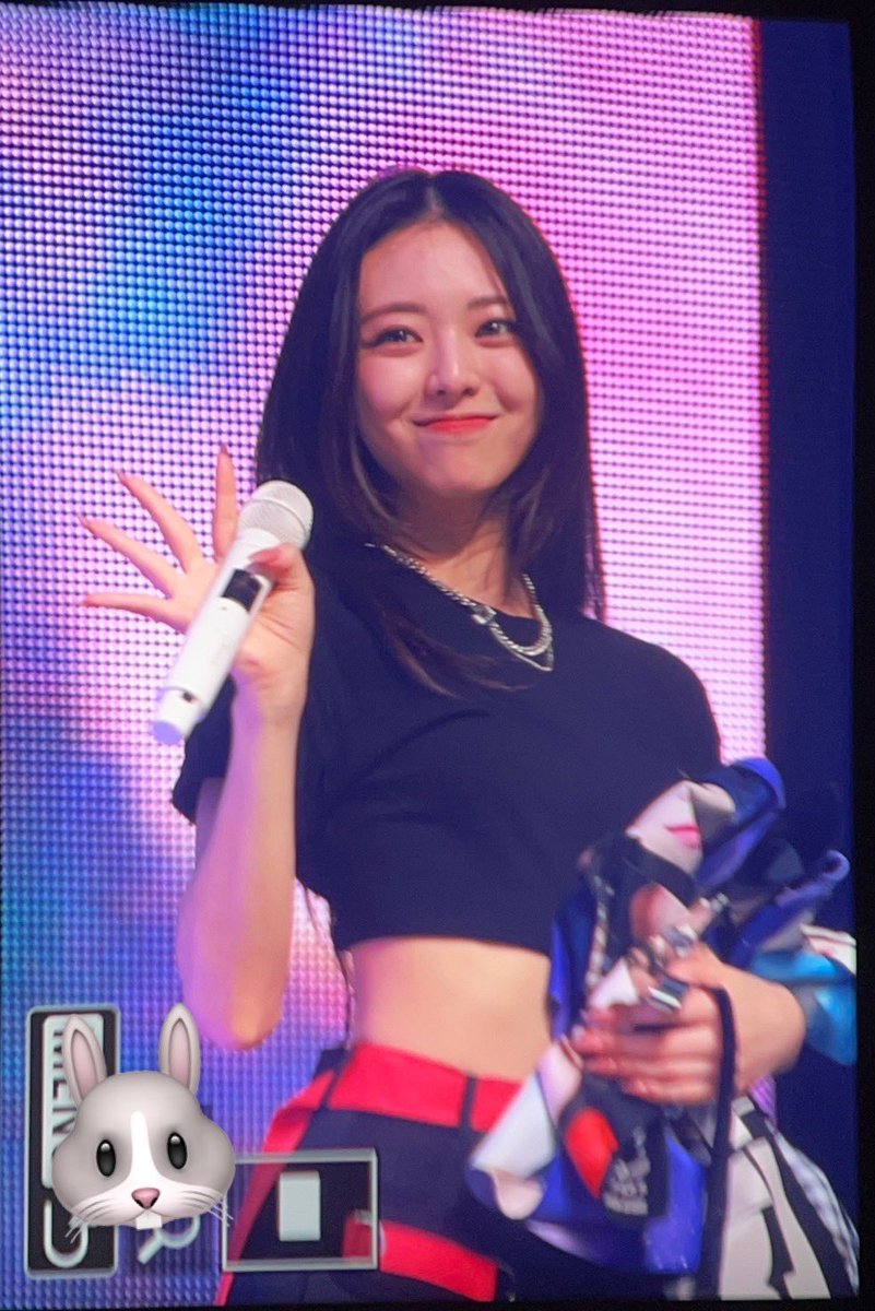 Yunifique_CN's tweet photo. 220409 팬미팅

以后不要哭啦🥺
不要掉小珍珠🥺

#있지 #ITZY 
#유나 #YUNA 
 @ITZYofficial https://t.co/lltc20FL0X