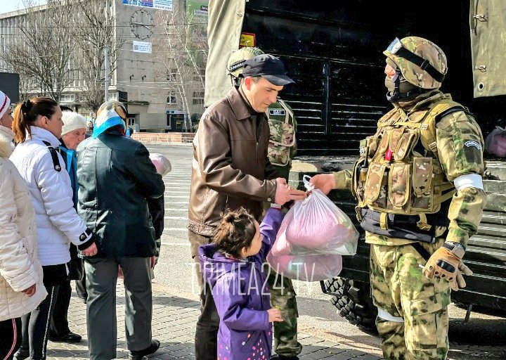 Los países que envían armamento militar a Ucrania, aún siguen en el Consejo de Derechos Humanos de la ONU. Rusia envía ayuda humanitaria, eso es delito (según la ONU). Lo que nunca hizo EEUU-OTAN en tiempos de guerra