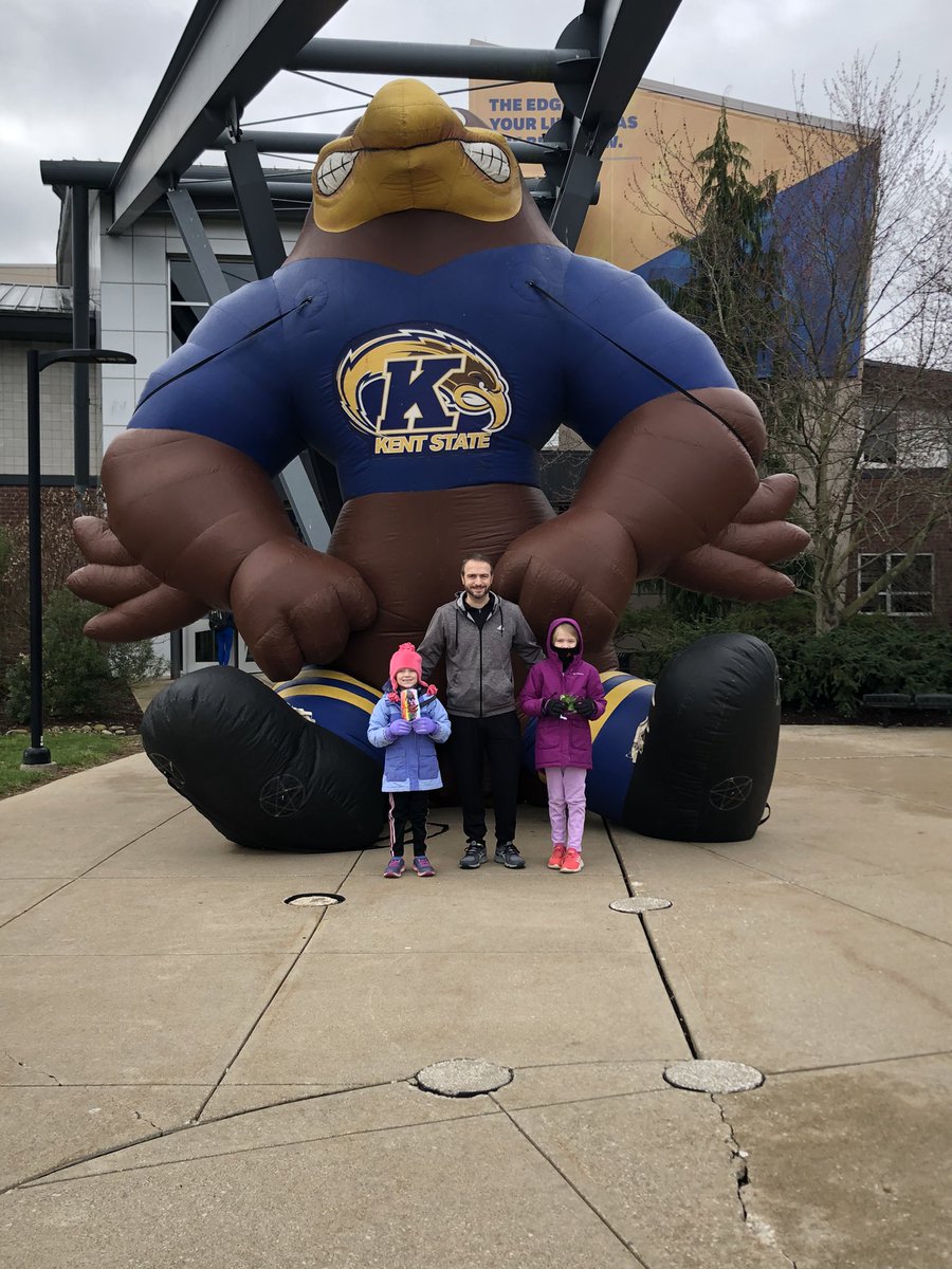 ChristySlavick's tweet photo. @KentState Black Squirrel race today! #osob #nfosob @NFSquirePride @JoeSuperintend1 @DrJoeClark @katiepatt4 @terrihochbergNF @nordoniamascot https://t.co/WedSVWDLYw